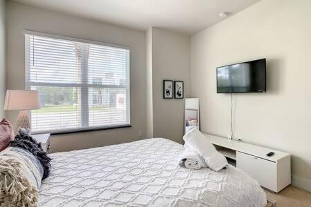 Trendy Thematic 3br Townhouse With Private Pool *