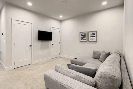 Trendy Thematic 3br Townhouse With Private Pool * Orlando
