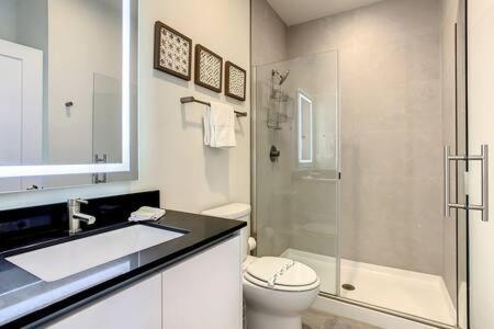 Trendy Thematic 3br Townhouse With Private Pool