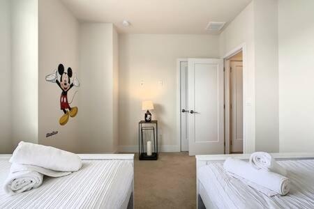 Trendy Thematic 3br Townhouse With Private Pool