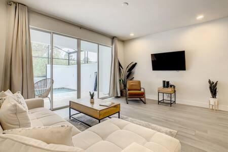 Trendy Thematic 3br Townhouse With Private Pool Holiday home *