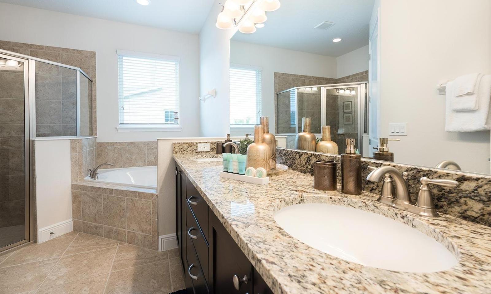 Chic 11 Bdrm With Private Pool In Encore Holiday home