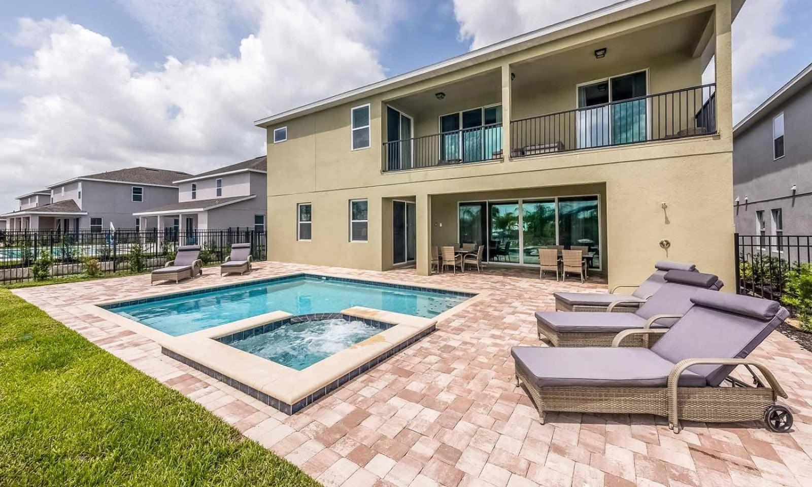 Holiday home Chic 11 Bdrm With Private Pool In Encore