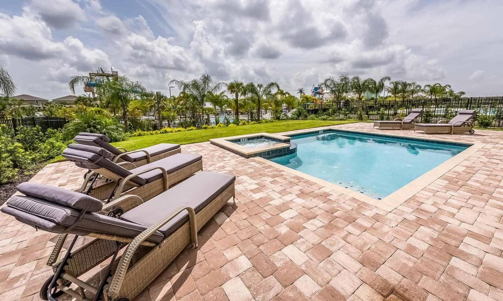 Chic 11 Bdrm With Private Pool In Encore Holiday home