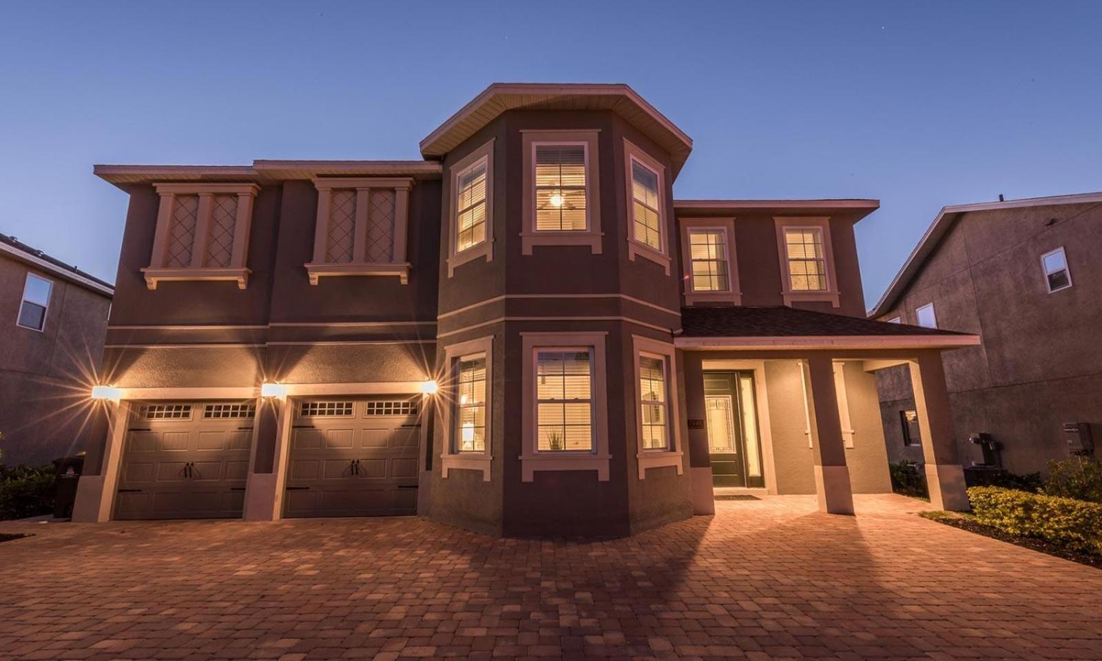Luxurious 11 Bdrm With Tiki Themed Game At Encore