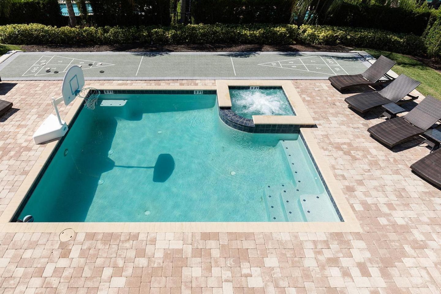 Luxurious 11 Bdrm With Tiki Themed Game At Encore *