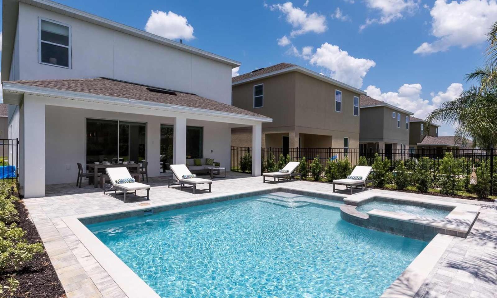 Ultra-modern 5 Bdrm With Games At Encore Holiday home *