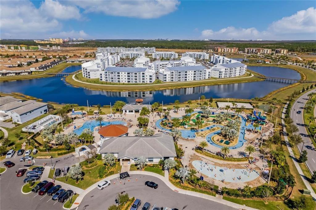 2 Bedrooms - 2 Bathrooms - Storey 3120-106 Pc Apartment Orlando