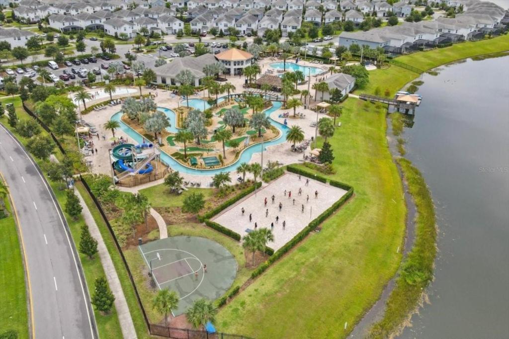 2 Bedrooms - 2 Bathrooms - Storey 3120-106 Pc Orlando