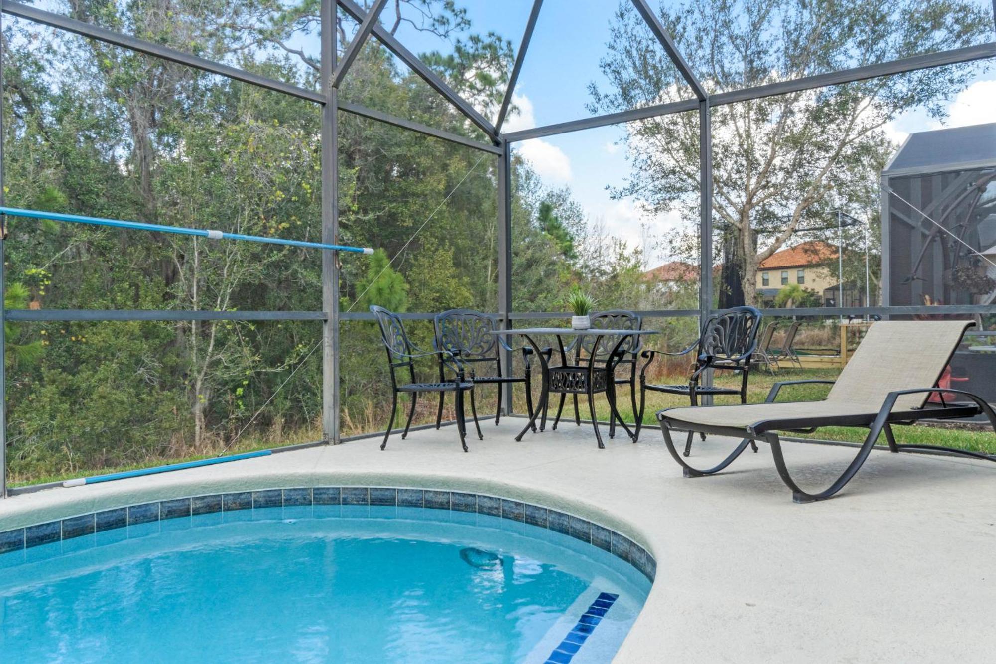 5 Bedrooms - 3 Bathrooms - Veranda Palms 4458 Np