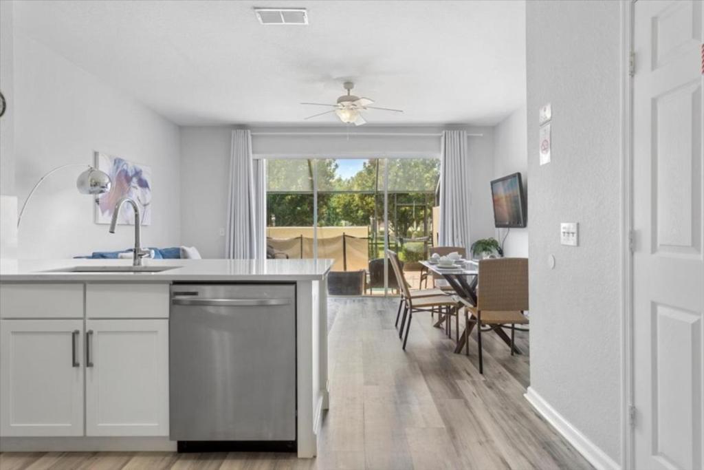 3 Bedrooms - 3 Bathrooms - Windsor Hills 2554 Ml *