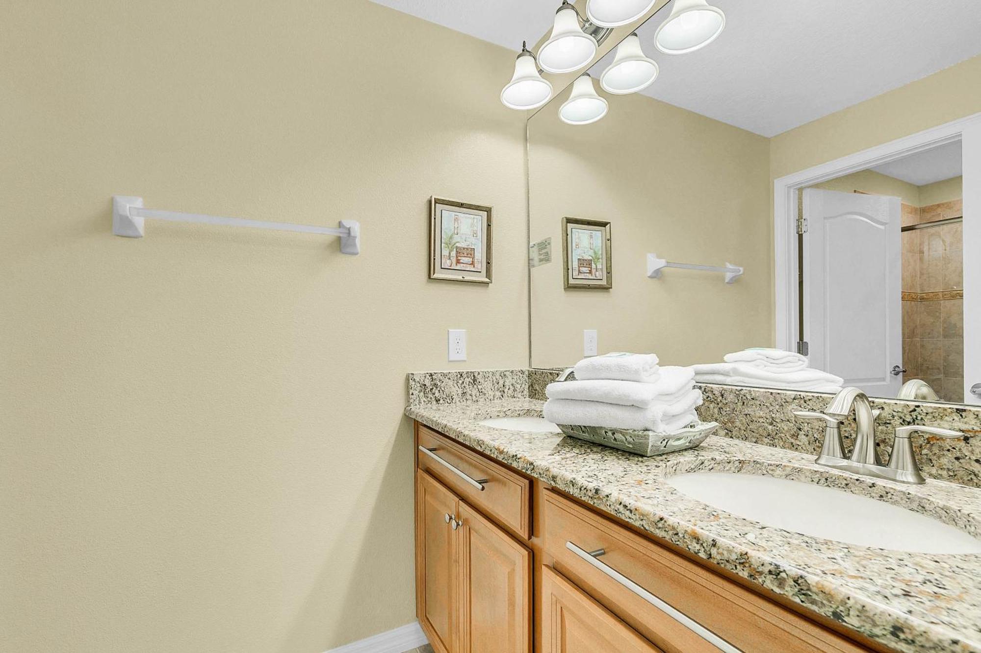 Holiday home 4 Bedrooms - 3 Bathrooms - Storey 4827 Ct