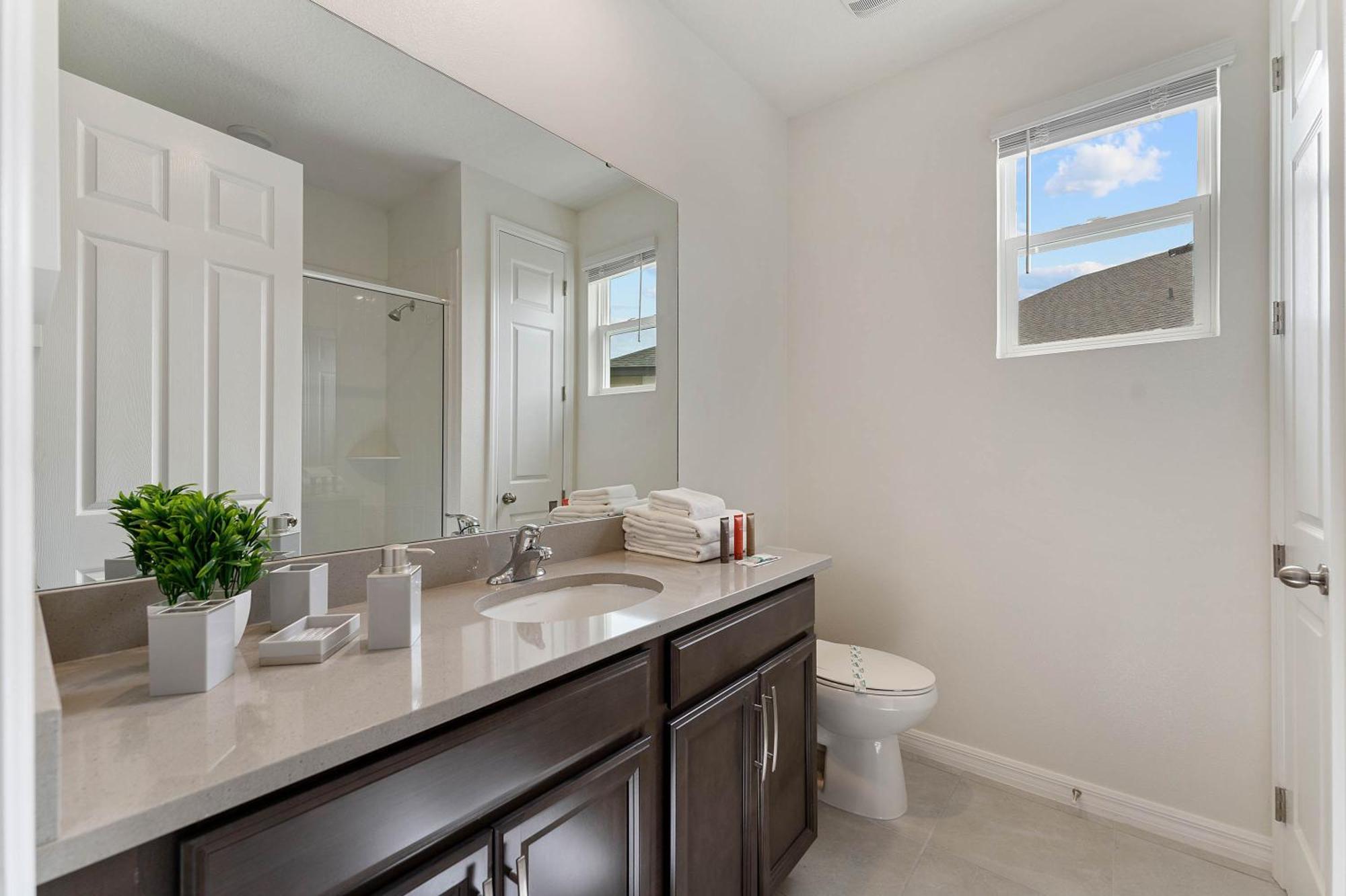 9 Bedrooms - 6,5 Bathrooms Solara 8905 Th