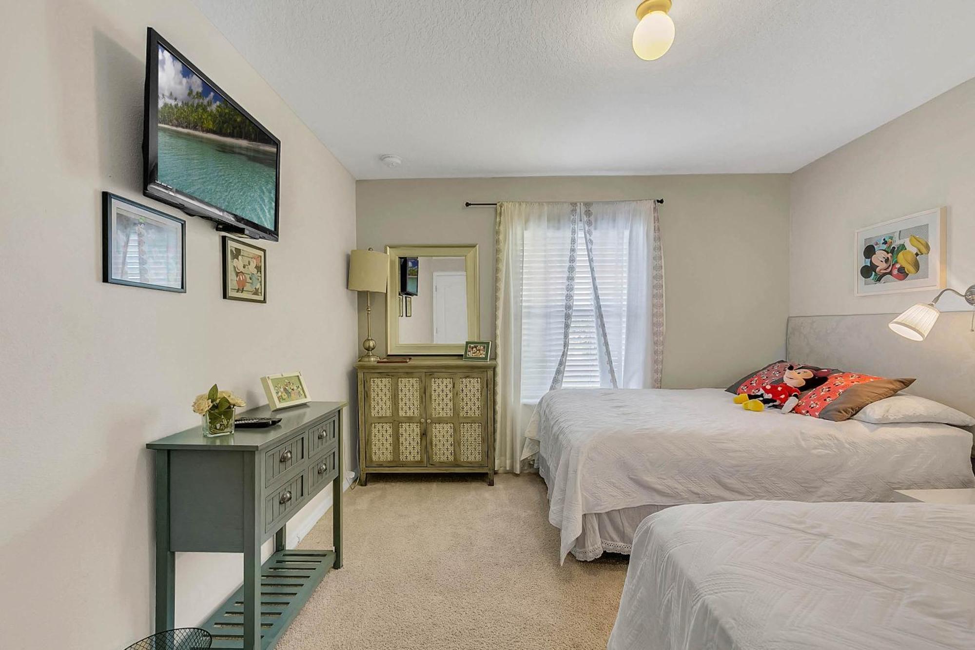 4 Bedrooms - 3 Bathrooms - Storey 4827 Ct * Orlando