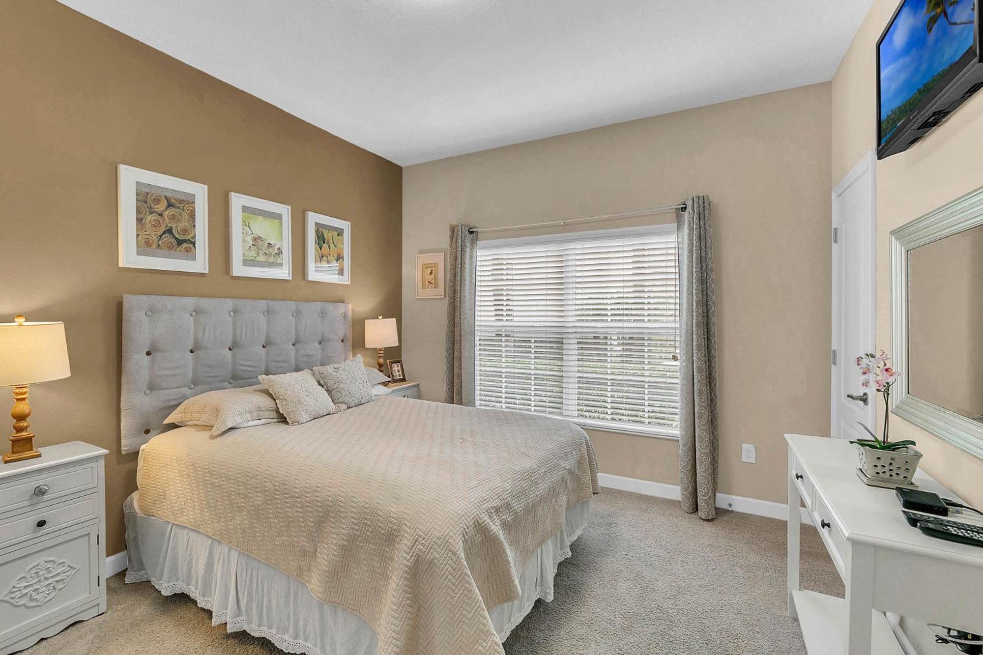 4 Bedrooms - 3 Bathrooms - Storey 4827 Ct * Orlando