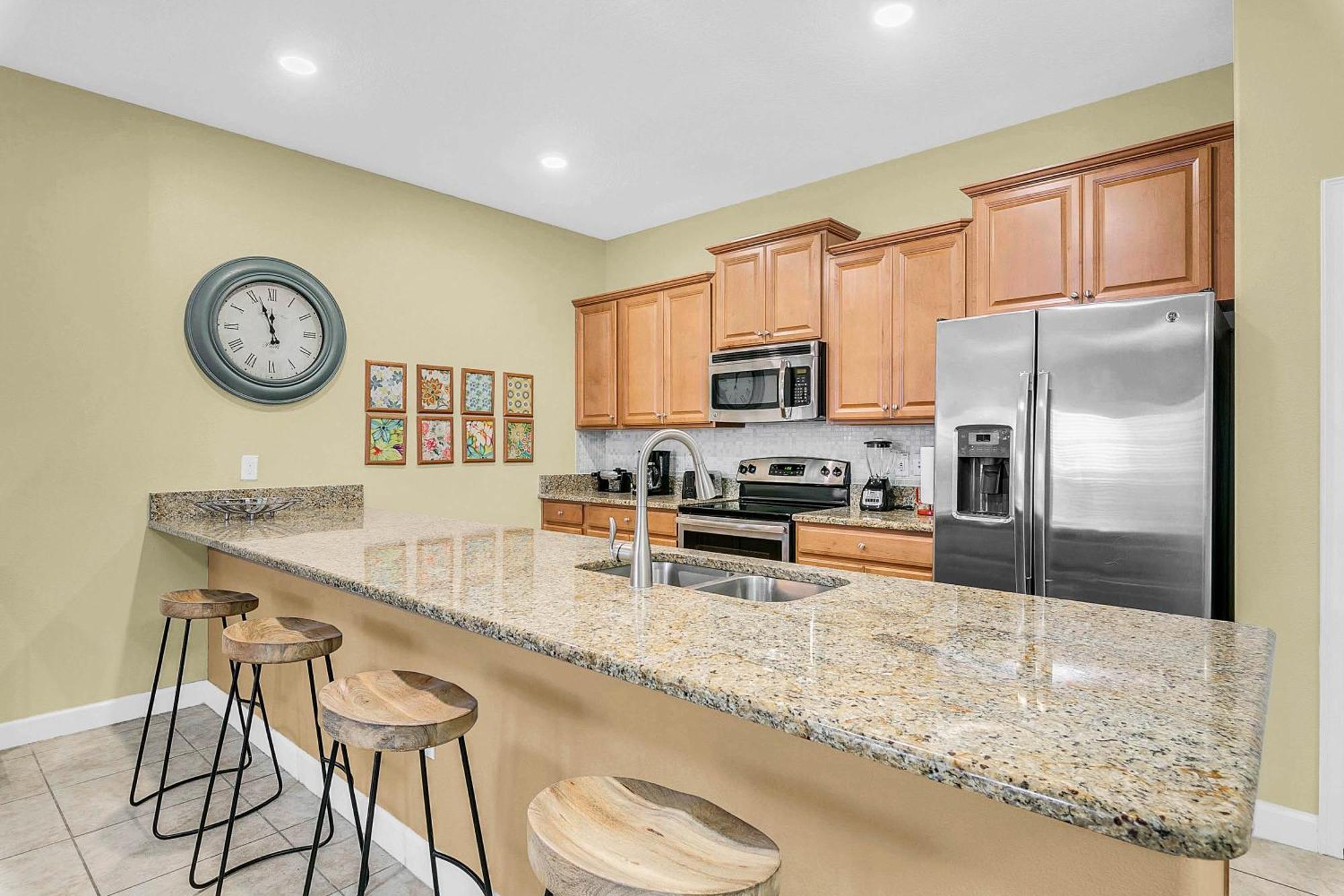 4 Bedrooms - 3 Bathrooms - Storey 4827 Ct * Orlando