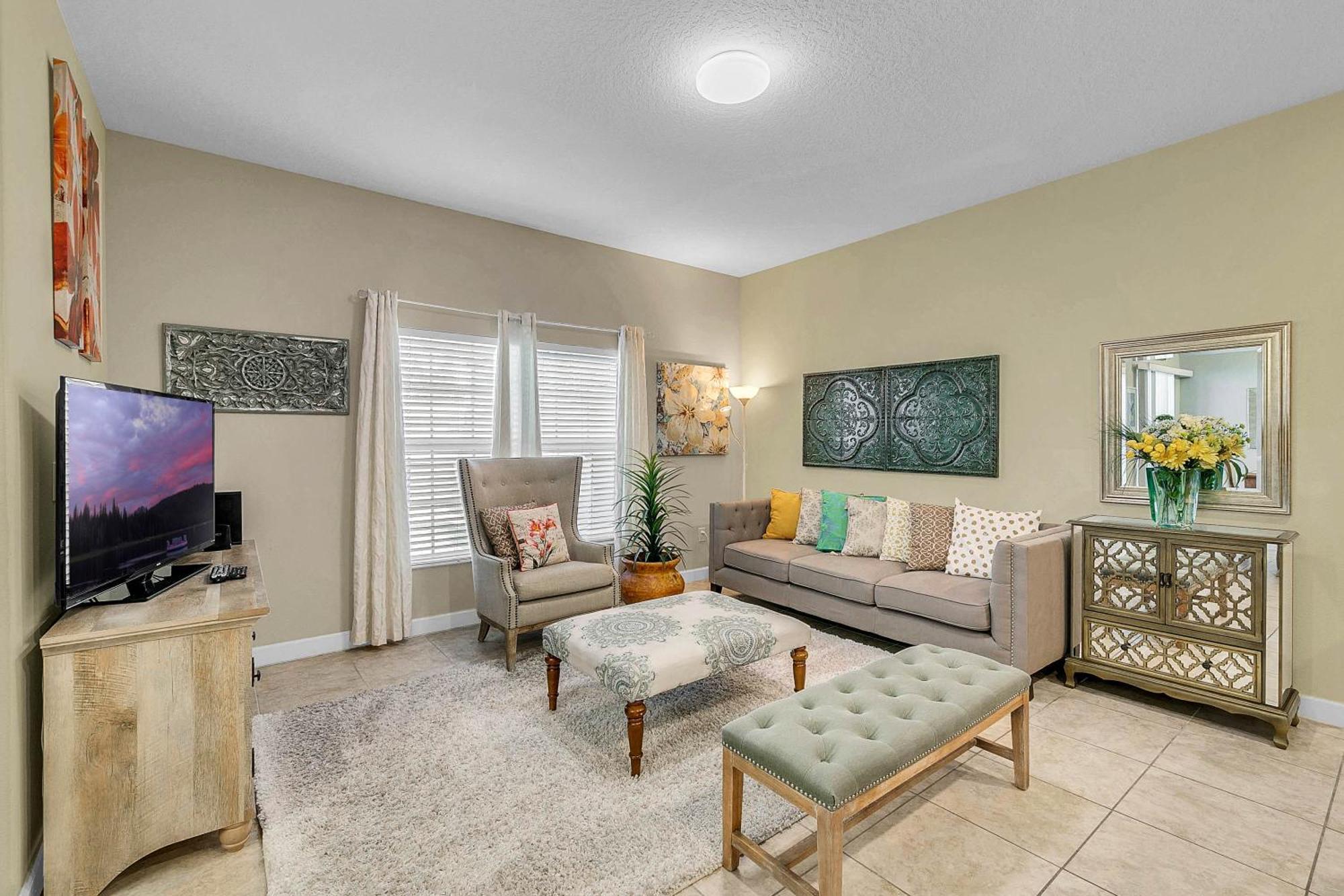 4 Bedrooms - 3 Bathrooms - Storey 4827 Ct * Orlando