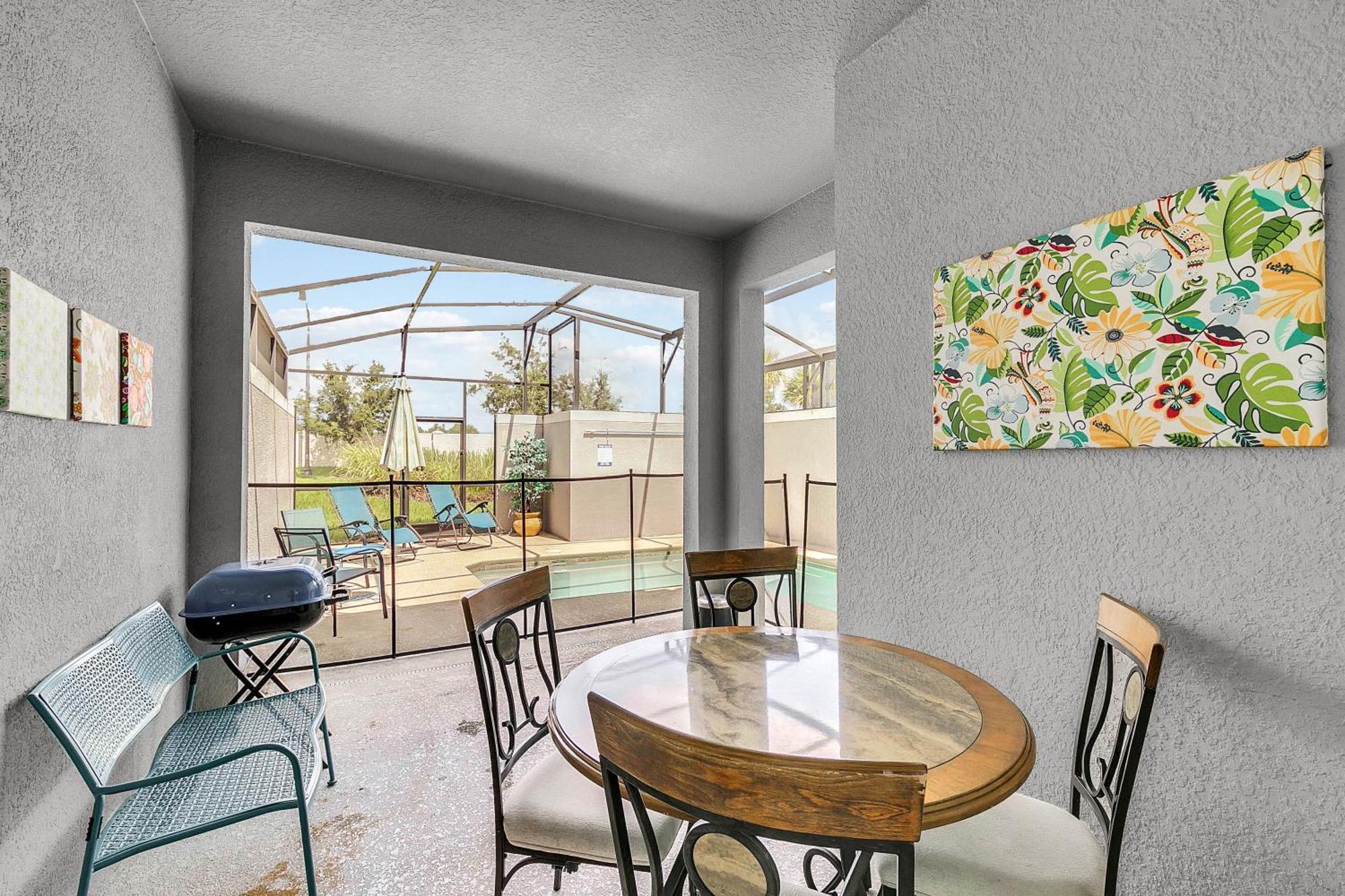 4 Bedrooms - 3 Bathrooms - Storey 4827 Ct Holiday home Orlando
