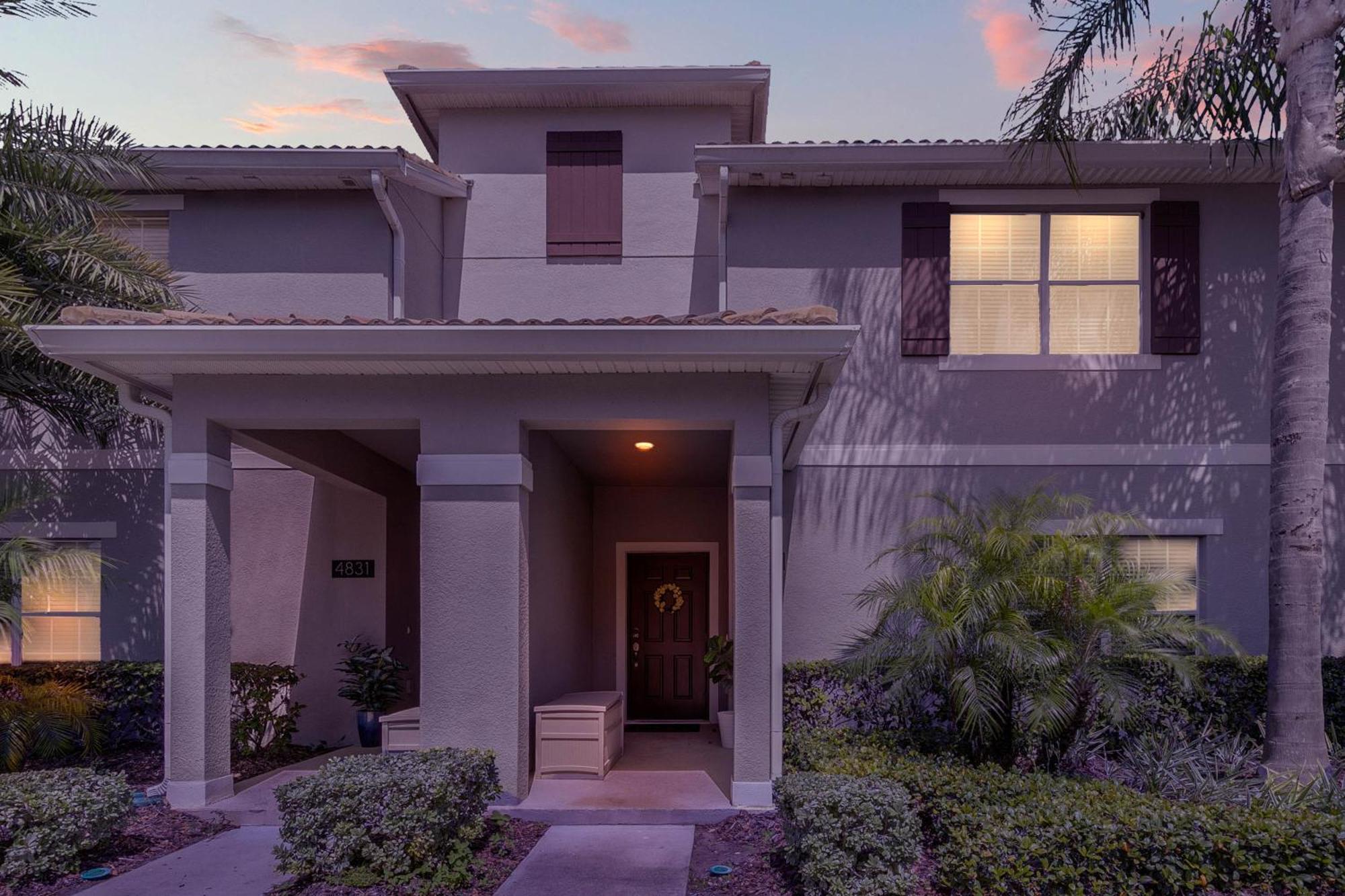 4 Bedrooms - 3 Bathrooms - Storey 4827 Ct Holiday home Orlando