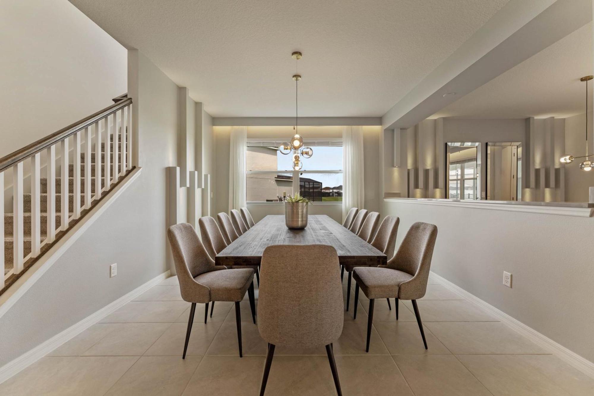 9 Bedrooms - 6,5 Bathrooms Solara 8905 Th