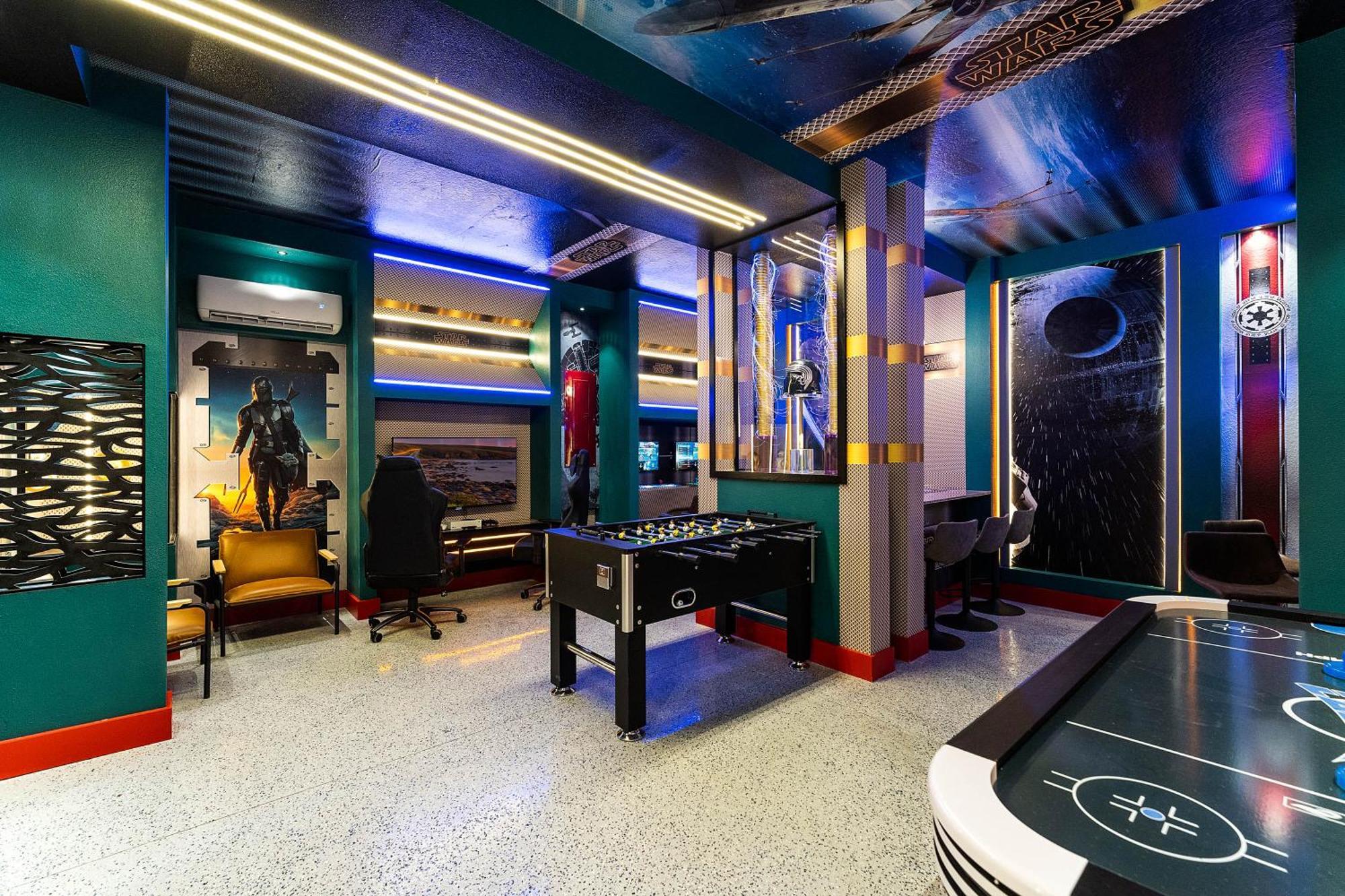 9 Bedrooms - 6,5 Bathrooms Solara 8905 Th *