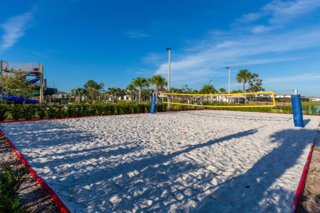 5 Bedrooms - 4 Bathrooms - Storey 3149 Pp Orlando