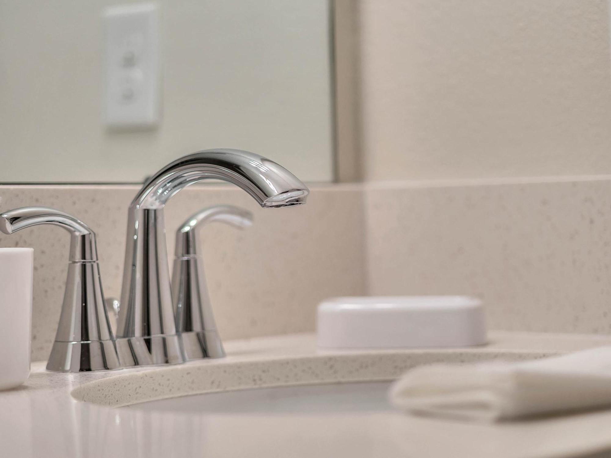 2 Bedrooms - 2 Bathrooms - Storey 3120-106 Pc Orlando