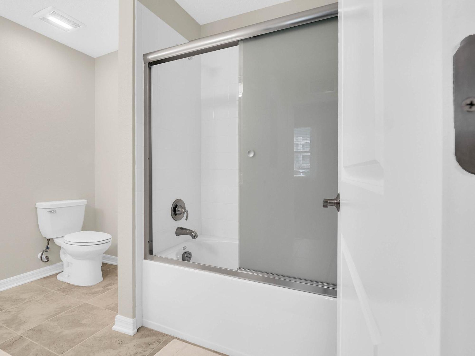 2 Bedrooms - 2 Bathrooms - Storey 3120-106 Pc Orlando