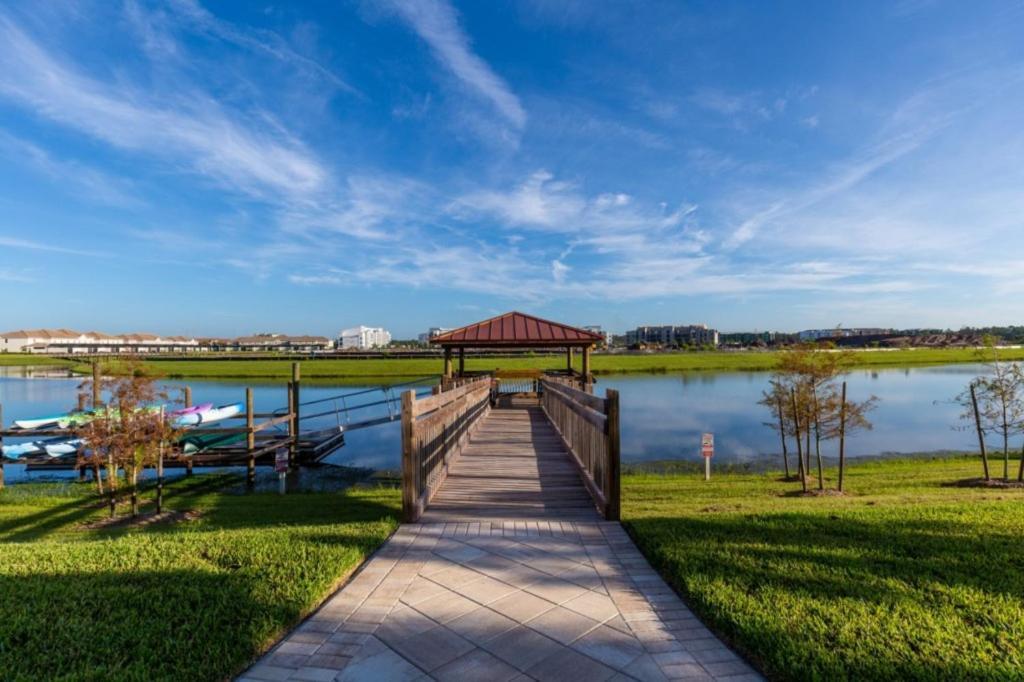 Apartment 3 Bedrooms - 2 Bathrooms - Storey 4751-308 Ct *