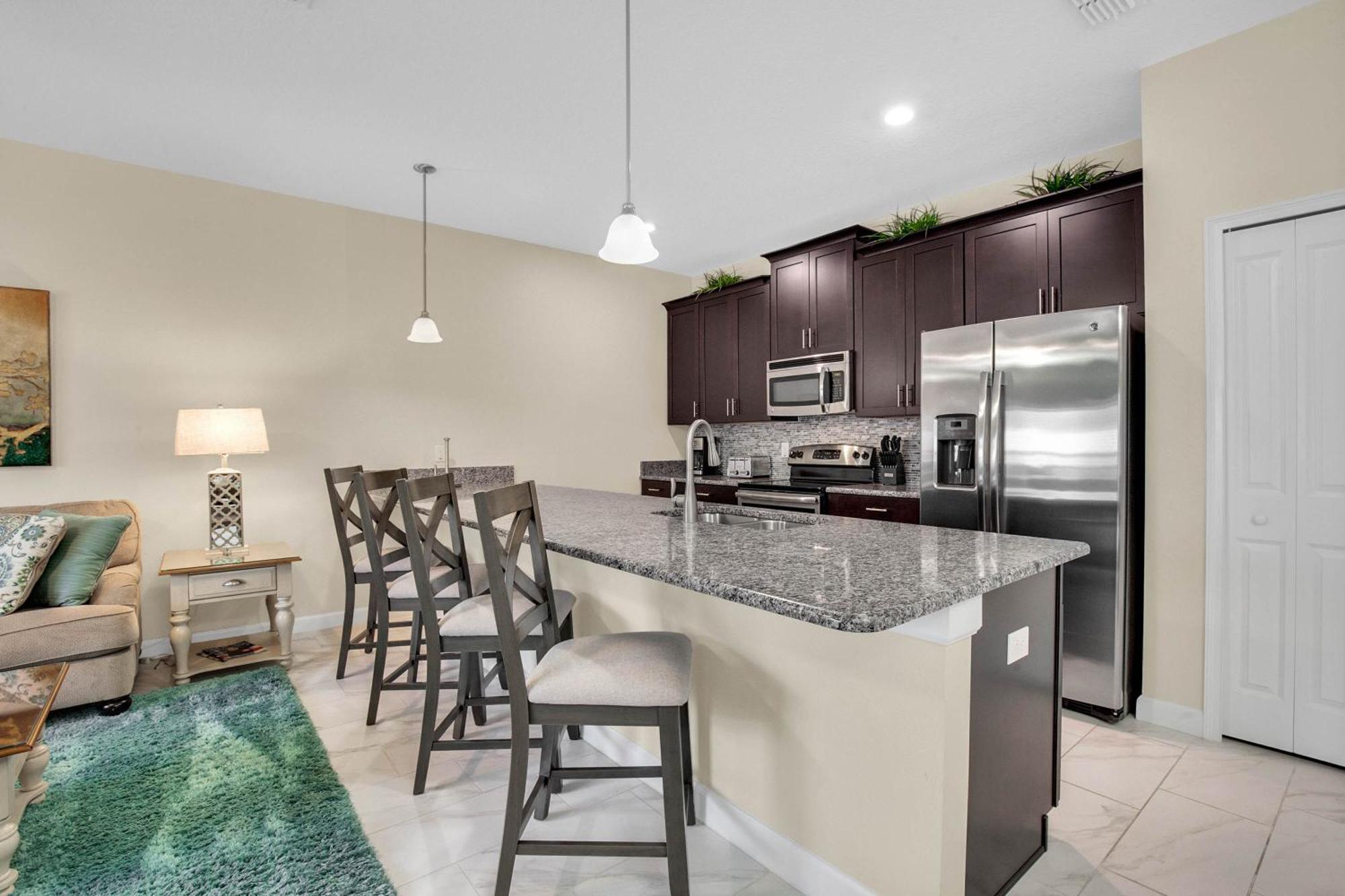 4 Bedrooms - 3 Bathrooms - Storey 3150 Pp *