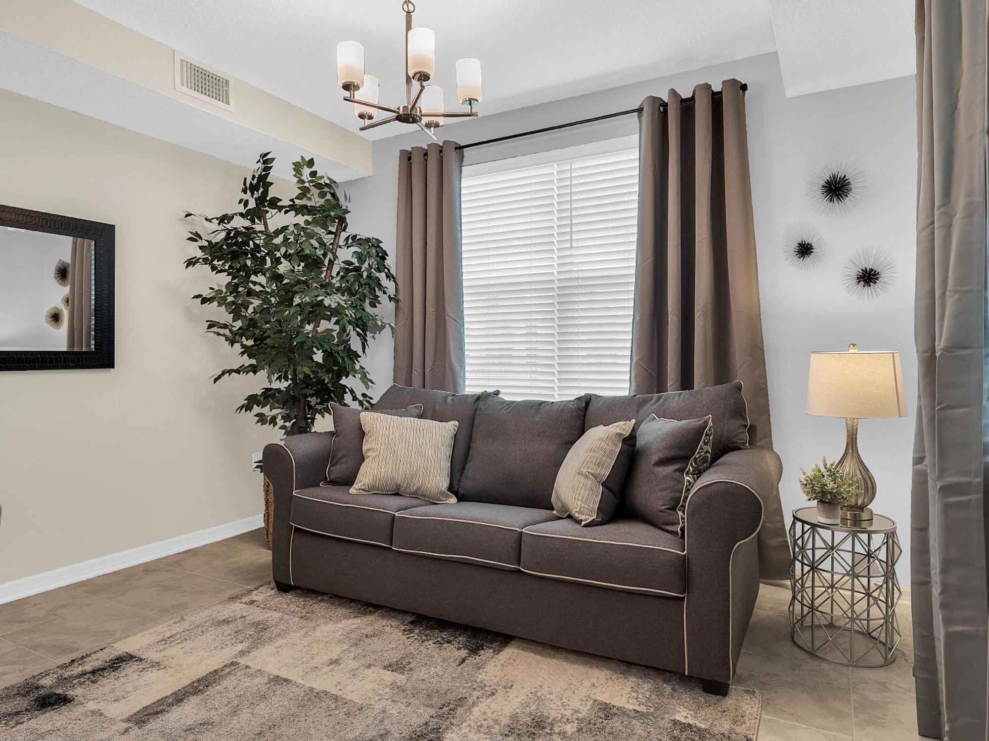 2 Bedrooms - 2 Bathrooms - Storey 3120-106 Pc Apartment *