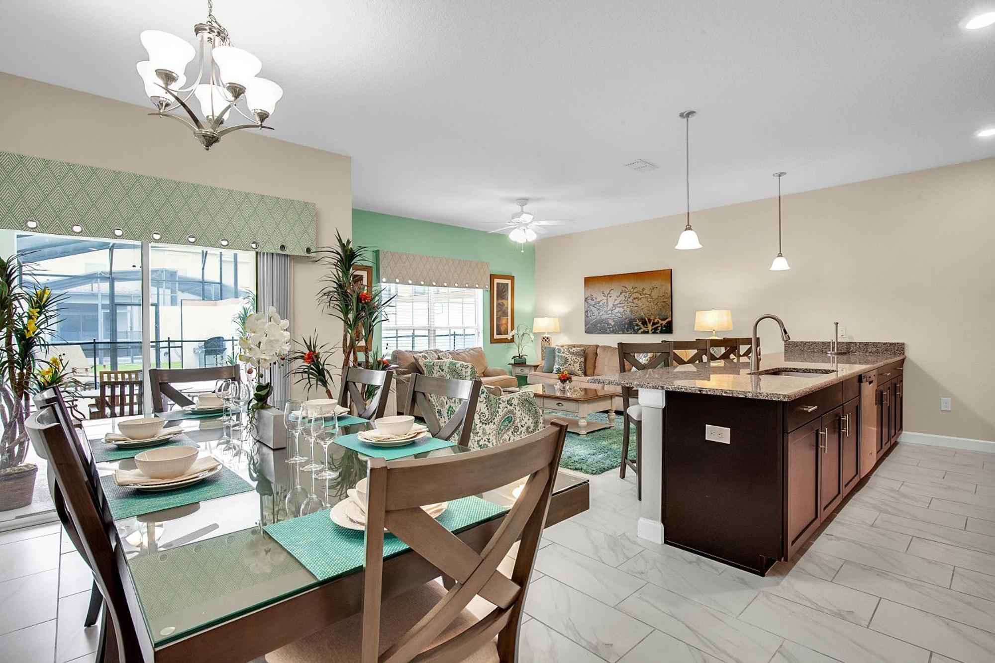 4 Bedrooms - 3 Bathrooms - Storey 3150 Pp Orlando