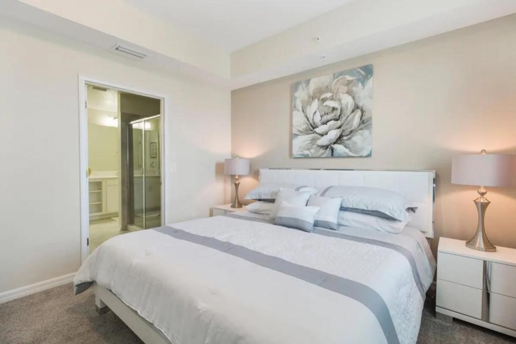 3 Bedrooms - 2 Bathrooms - Storey 4751-308 Ct Apartment *