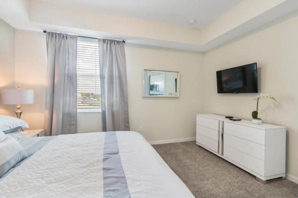 Apartment 3 Bedrooms - 2 Bathrooms - Storey 4751-308 Ct