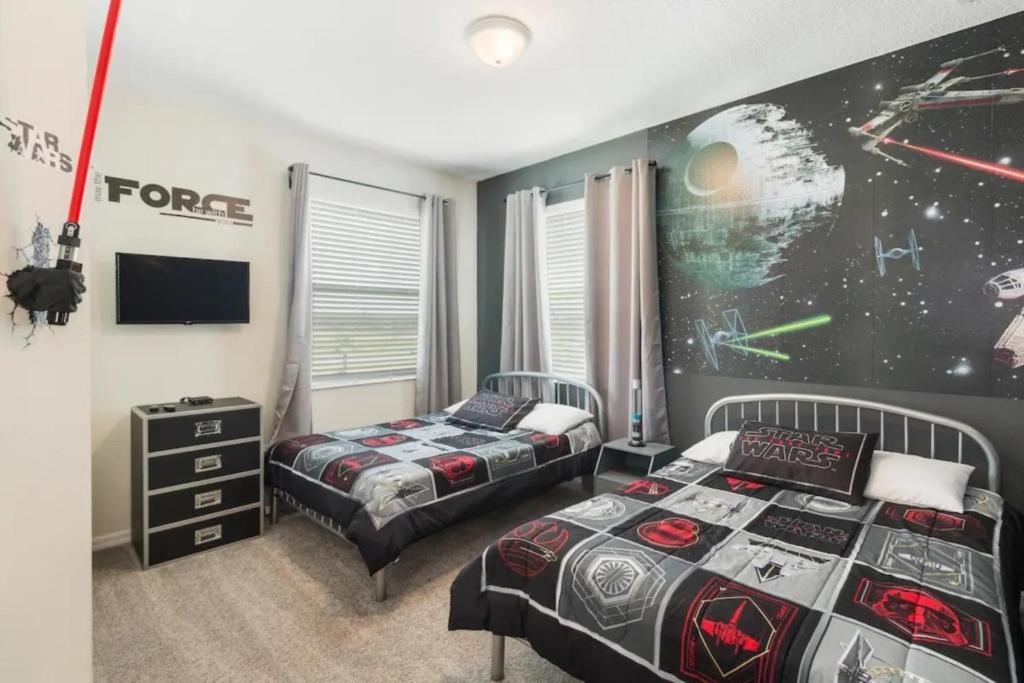 3 Bedrooms - 2 Bathrooms - Storey 4751-308 Ct Apartment Orlando