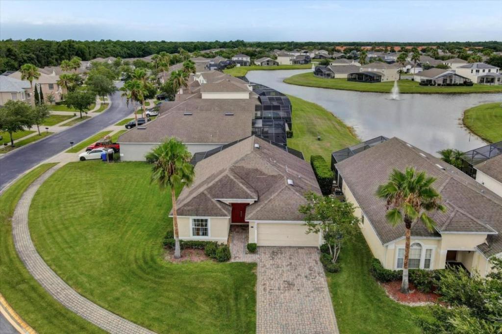 3 Bedrooms - 2 Bathrooms - Cumbrian Lakes 4695 Cl Orlando