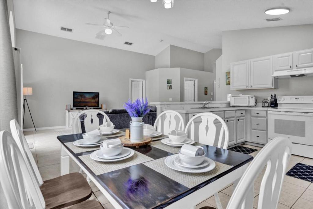 3 Bedrooms - 2 Bathrooms - Cumbrian Lakes 4695 Cl * Orlando