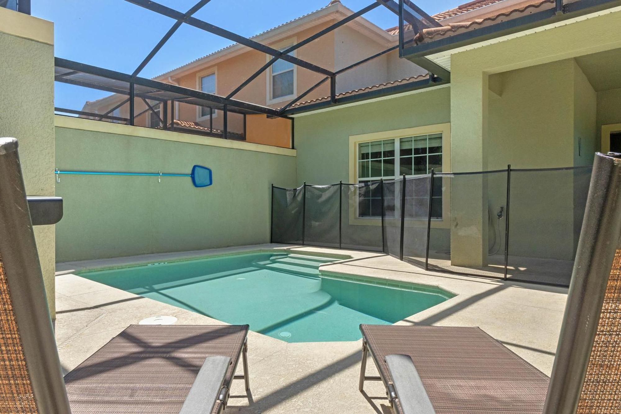 5 Bedrooms - 4 Bathrooms - Paradise Palms 2979 Bp