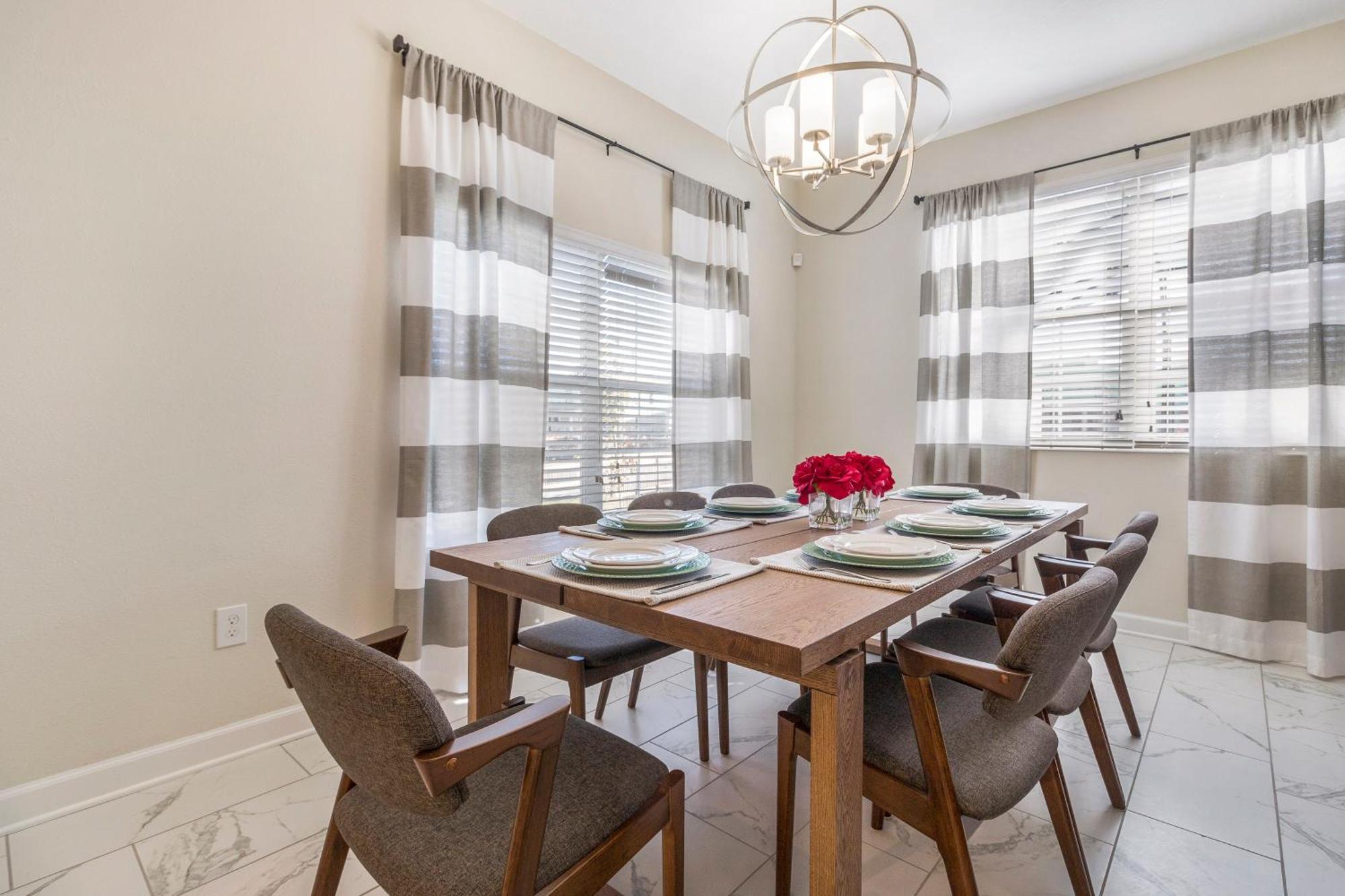 5 Bedrooms - 4 Bathrooms - Storey Lake4849 Rc