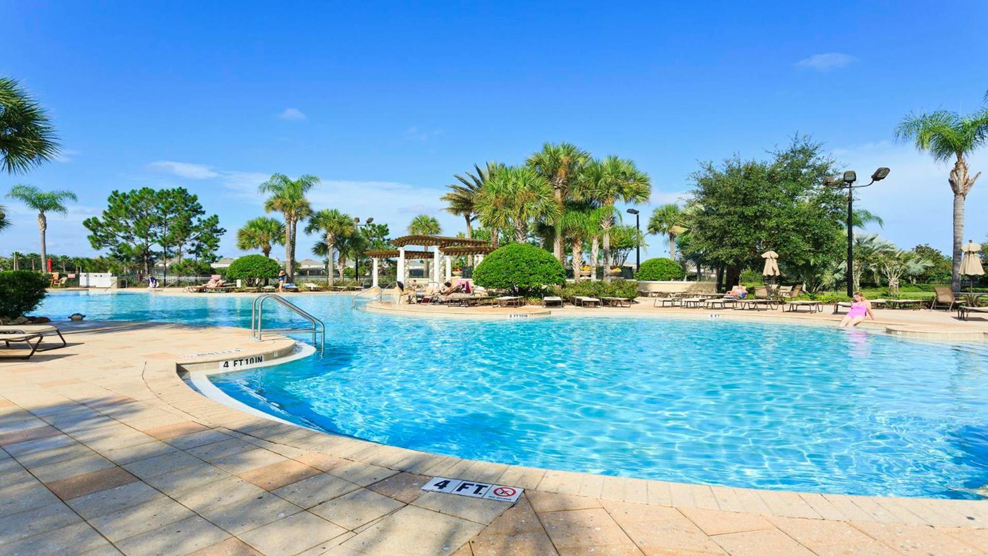 With Lakeview Close To W Pool Orlando