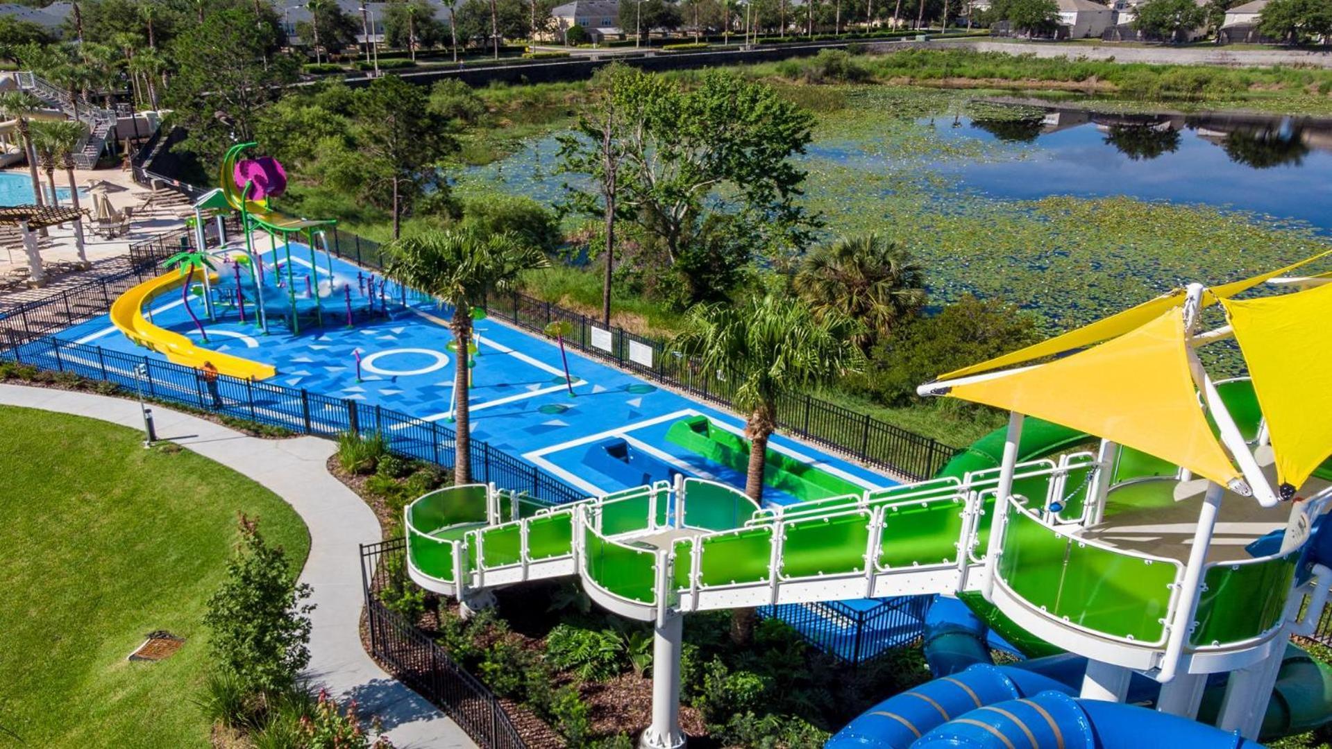 With Lakeview Close To W Pool *