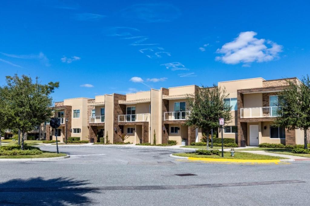 4 Bedroom- 4,5 Bathroom Magic Village 7603 Rd *