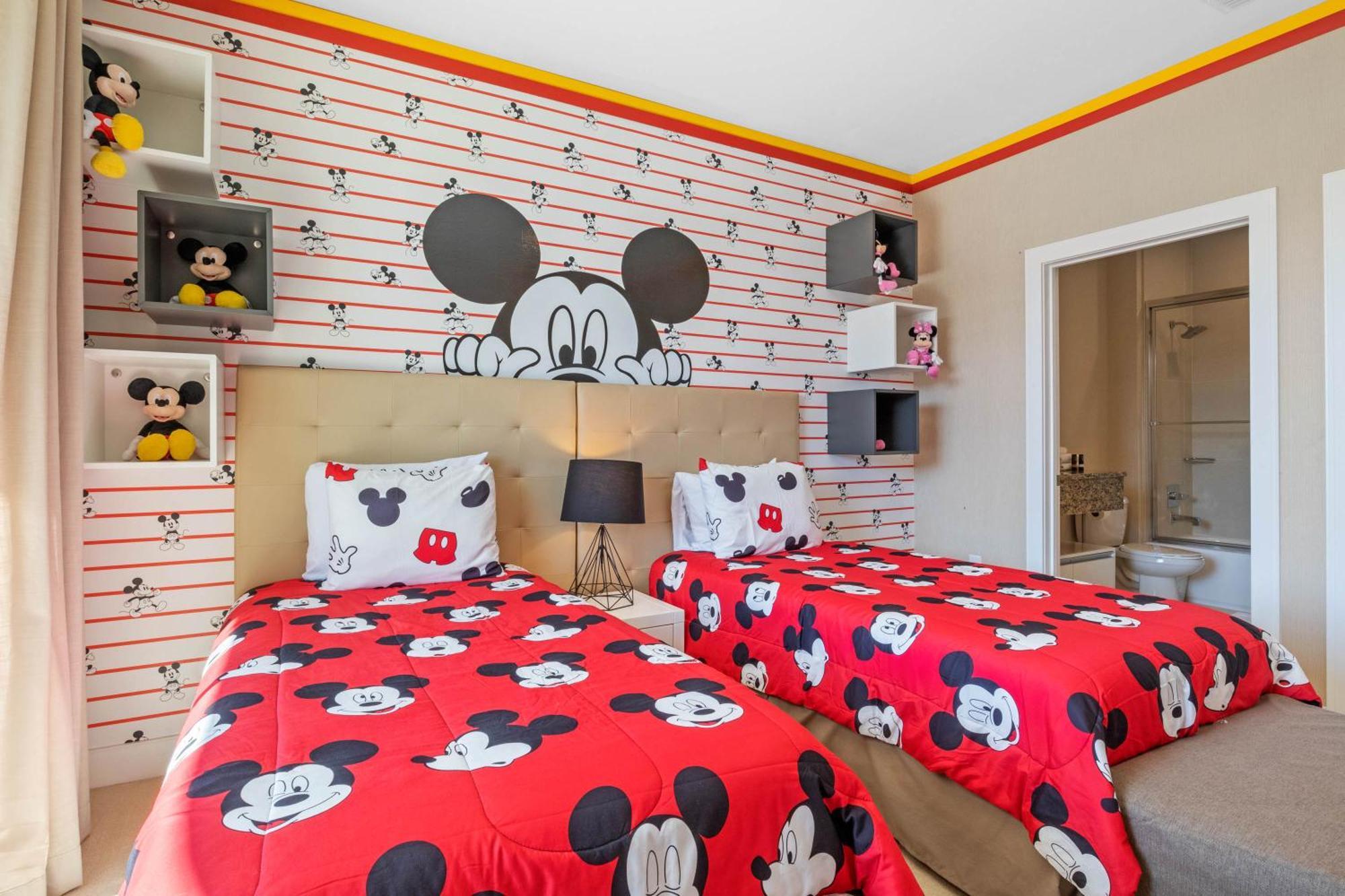 Holiday home 4 Bedroom- 4,5 Bathroom Magic Village 7603 Rd *
