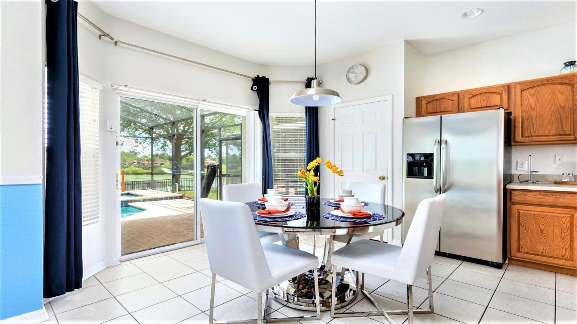 With Lakeview Close To W Pool Holiday home