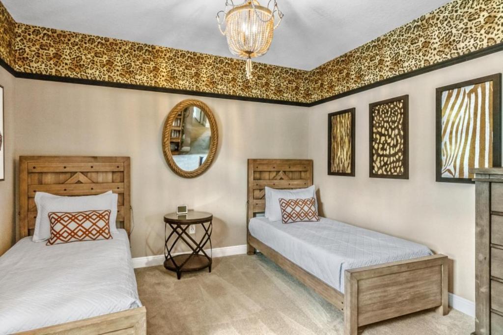 8 Bedroom- 6,5 Bathroom Encore 7683 Fd