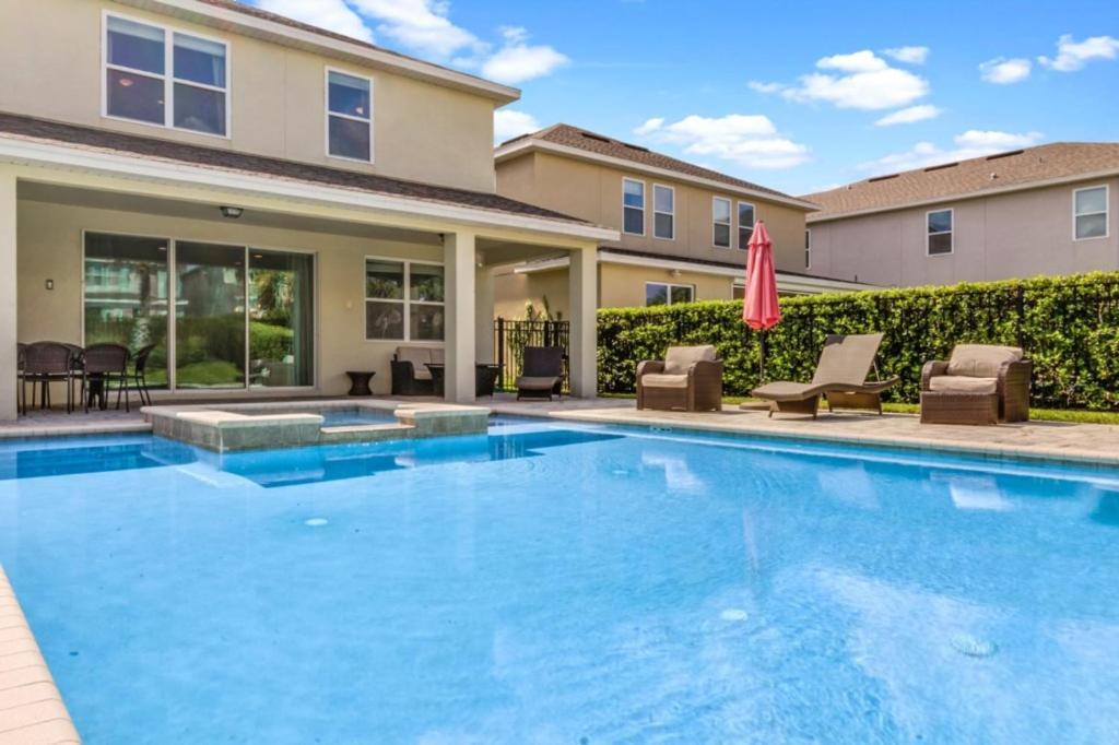 8 Bedroom- 6,5 Bathroom Encore 7683 Fd *