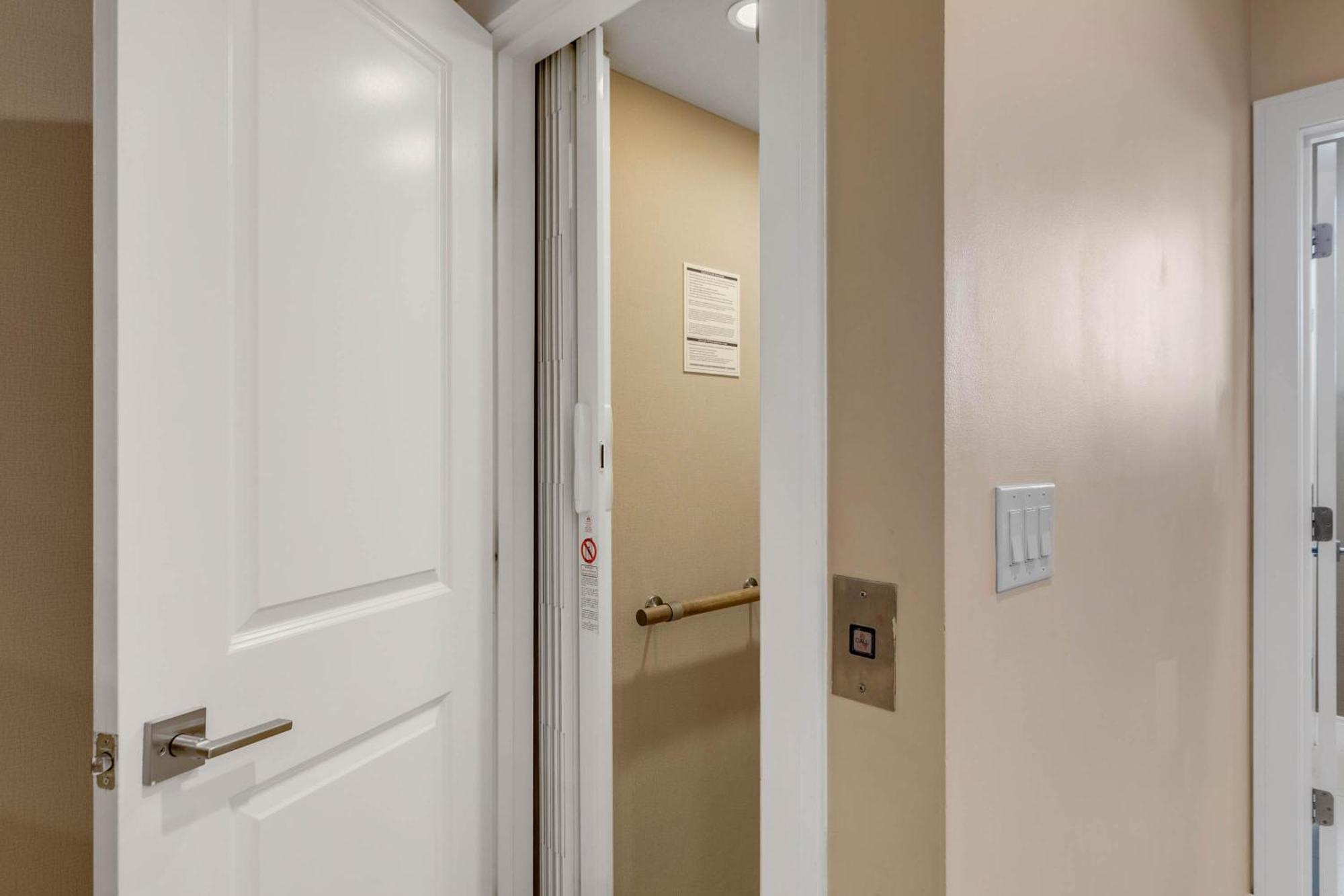 3 Bedroom- 3,5 Bathroom Magic Village 7669 Rd Holiday home *