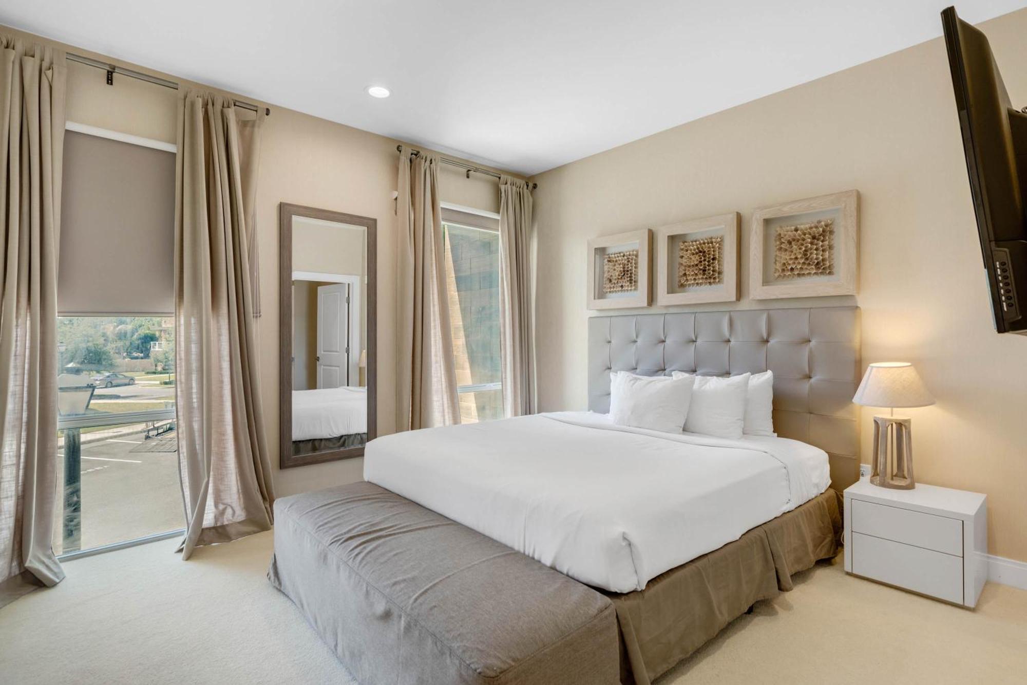 3 Bedroom- 3,5 Bathroom Magic Village 7669 Rd Orlando
