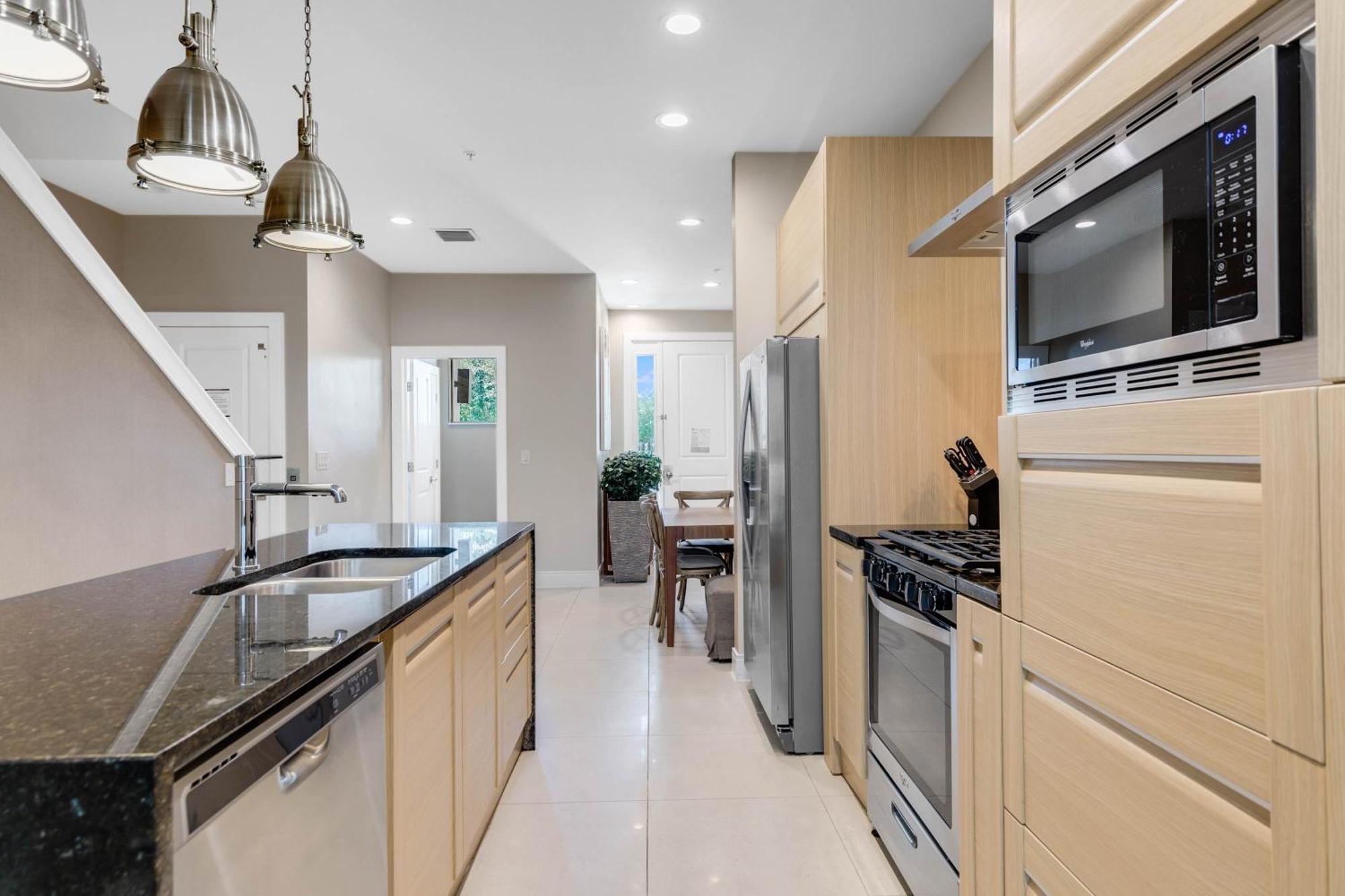 3 Bedroom- 3,5 Bathroom Magic Village 7669 Rd