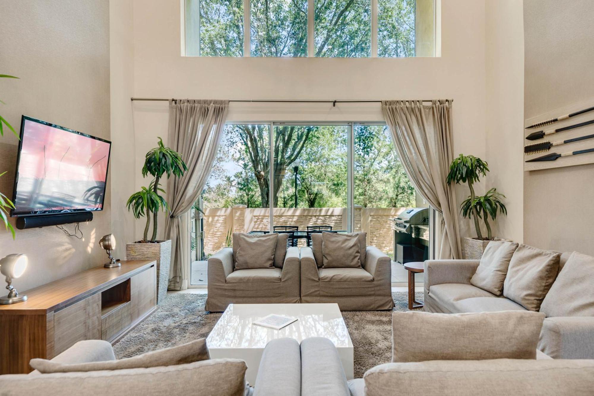 3 Bedroom- 3,5 Bathroom Magic Village 7669 Rd *